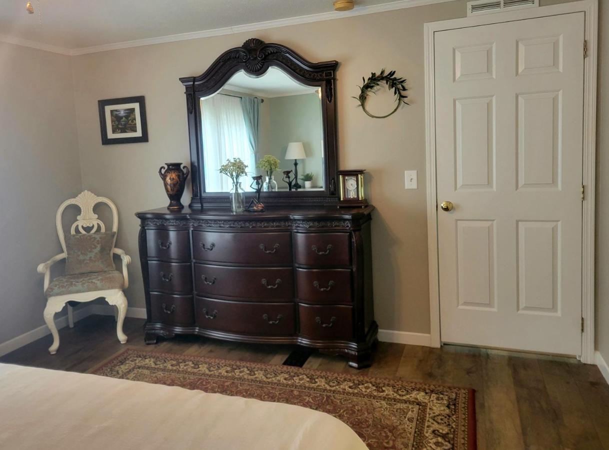 Holiday home Cozy West Home: Downtown & Biltmore Proximity *